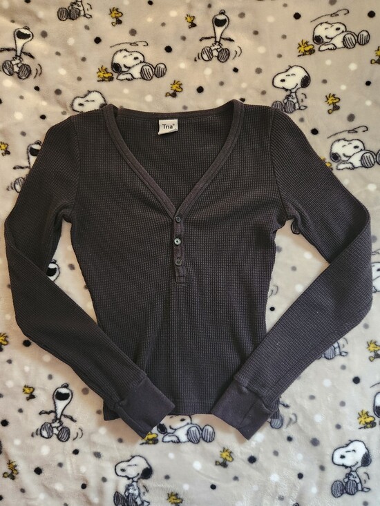 TNA Tops - 💙2/$8💙 TNA Black Waffle Knit Henley